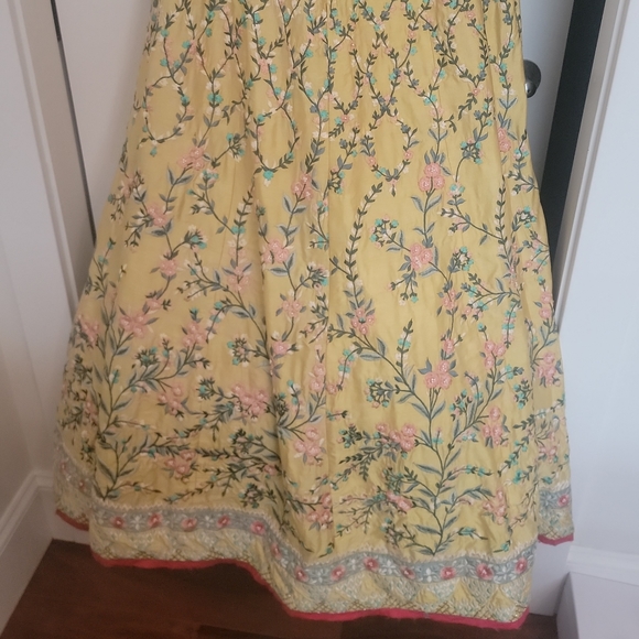 Embroidered lengha with sequin and pearl embellishments - Picture 4 of 4